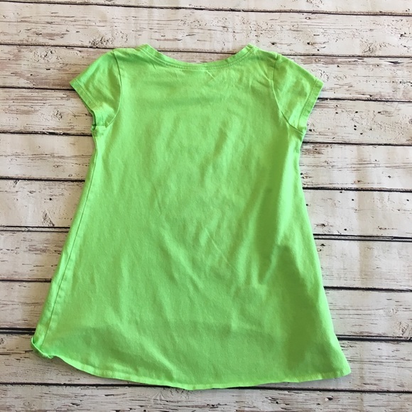 Girl & Co. Green Tee with Peacock - Picture 2 of 4